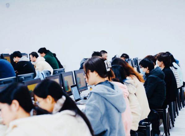 EMQ 映云科技走进高校，与浙大联合促进物联网人才培养
